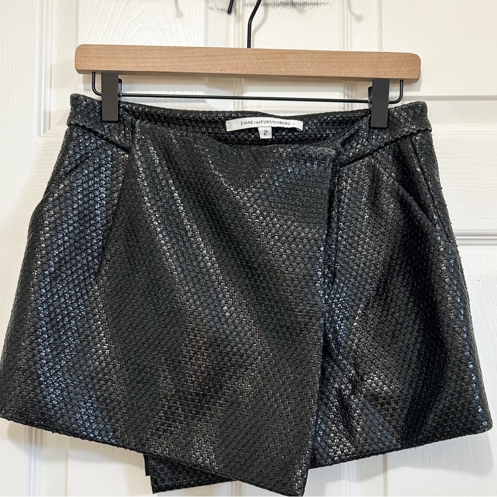 DIANE  VON FURSTENBERG Skirt Womens 2 Black Faux Leather Wrap Mini Casual Adult